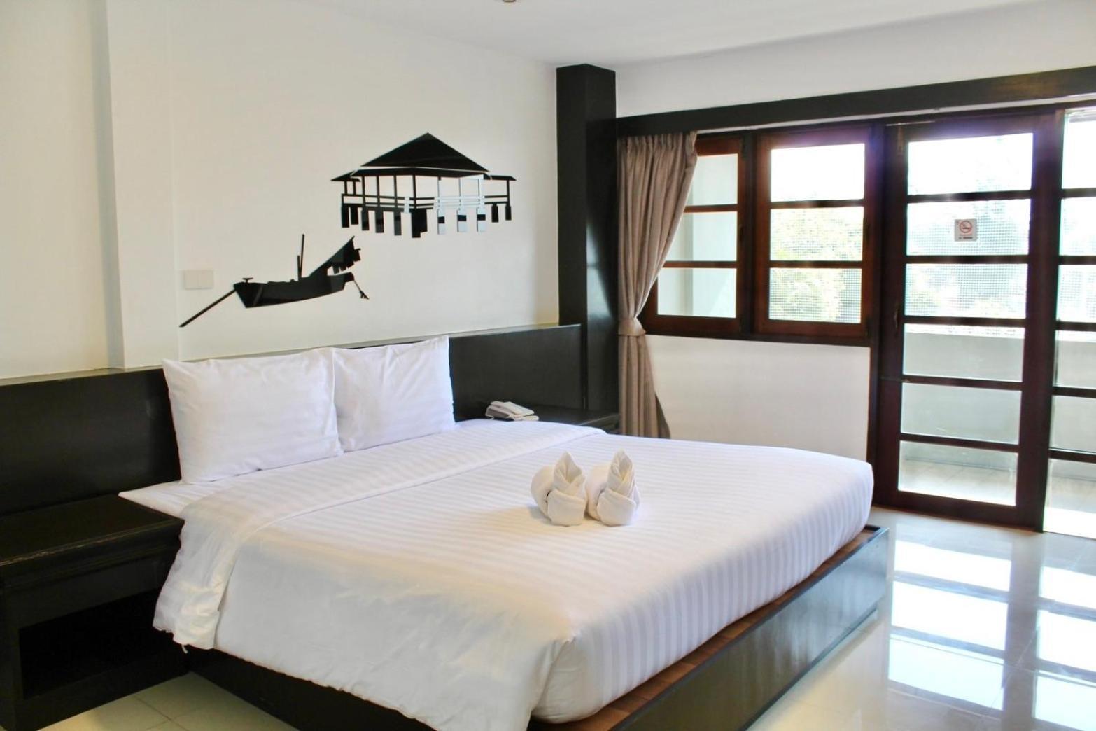 Hotel S2 - Sha Certified *