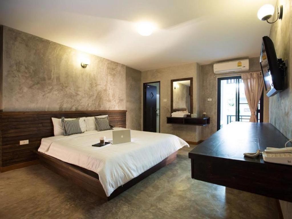 Hotel At Boutique 3*