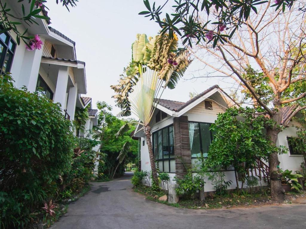 Chayada Garden House And