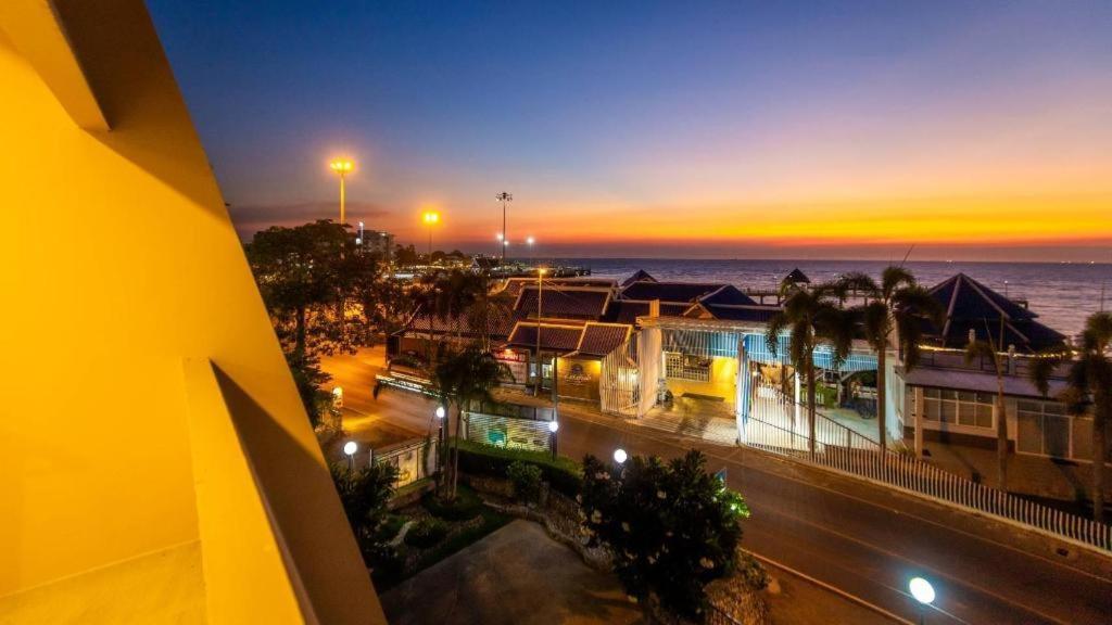 Bangsaen Villa Hotel Hotel 3*