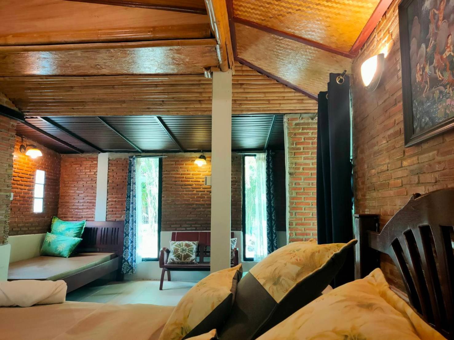 Kaengkrachan Boathouse Paradise 3*
