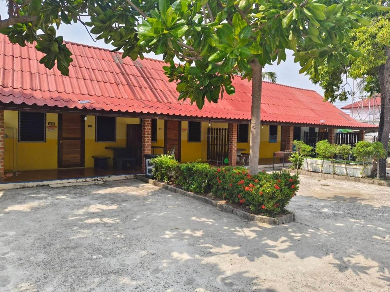 Pooma Chao Lao Beach