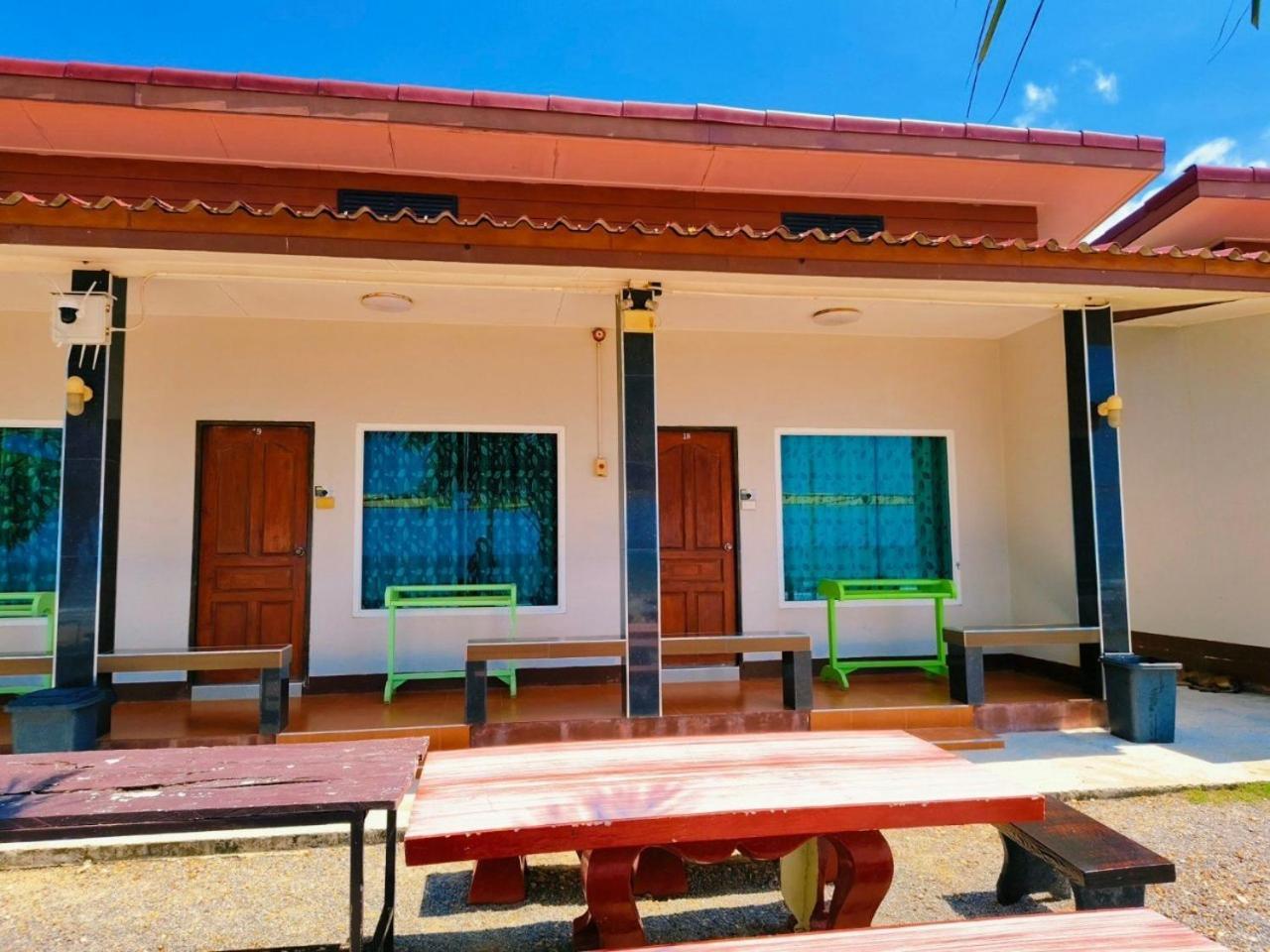 Resort Pooma Chao Lao Beach