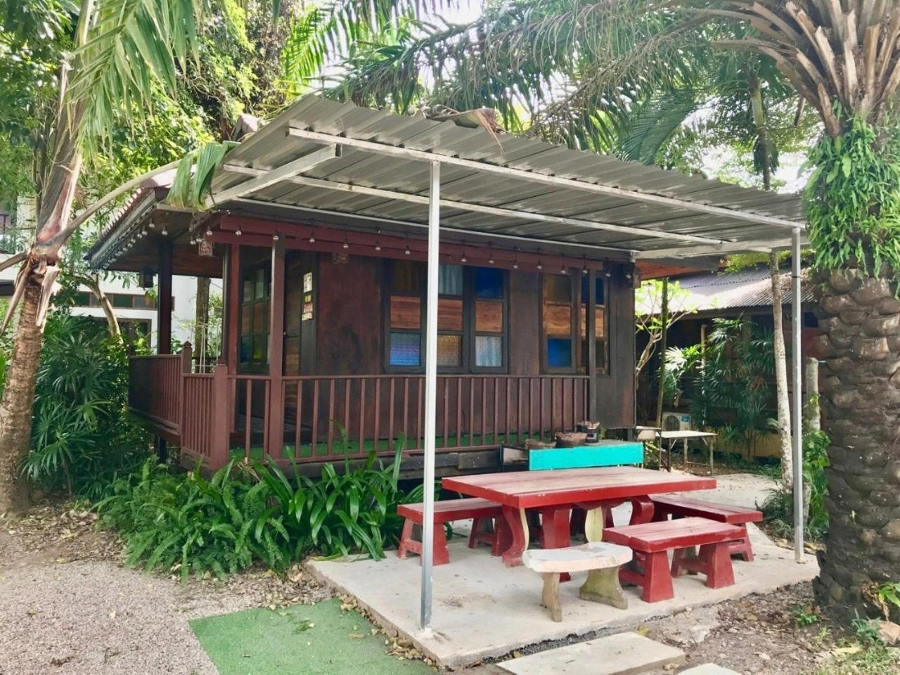 Resort Pooma Chao Lao Beach