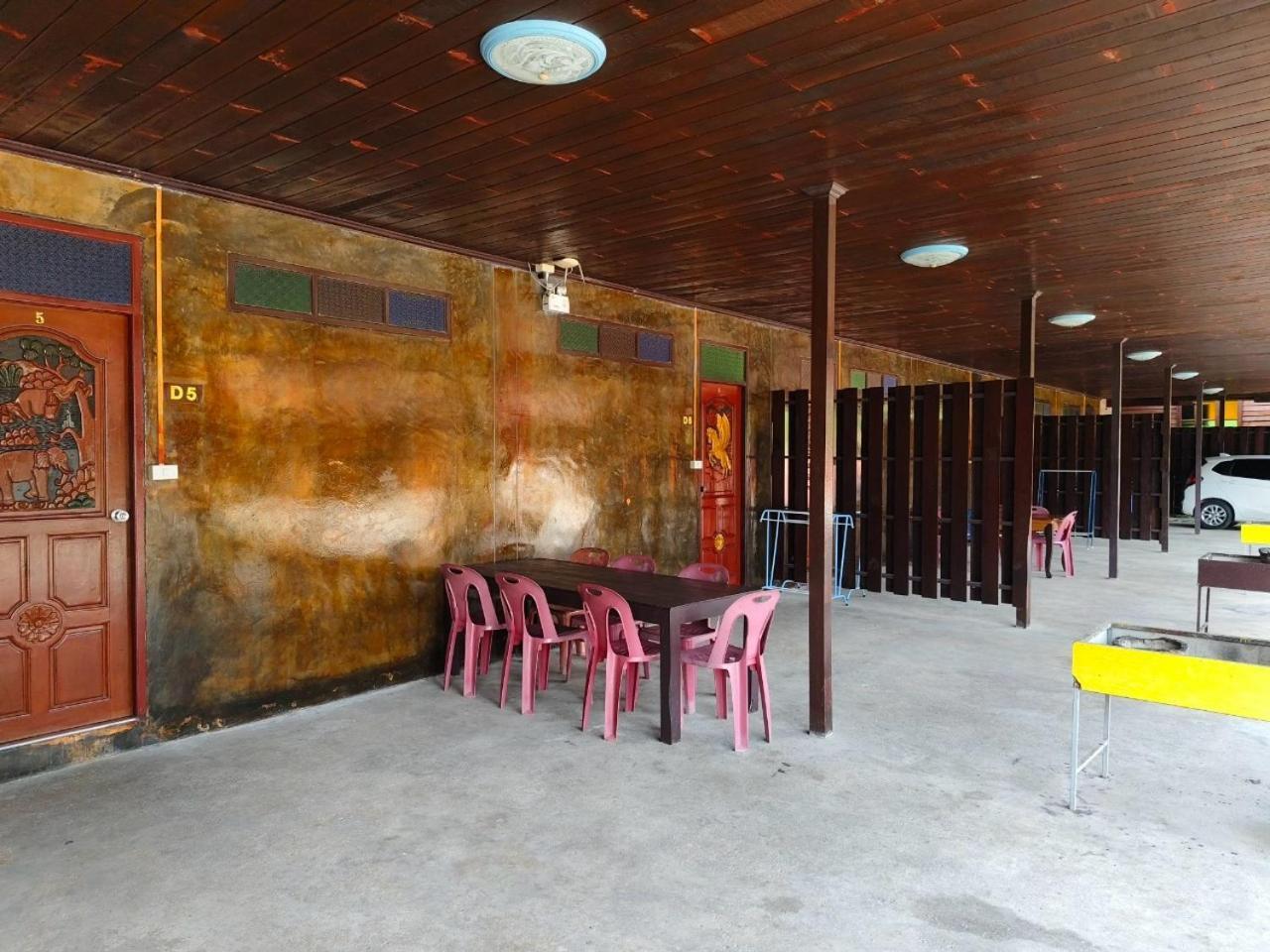 Pooma Resort Chao Lao Beach