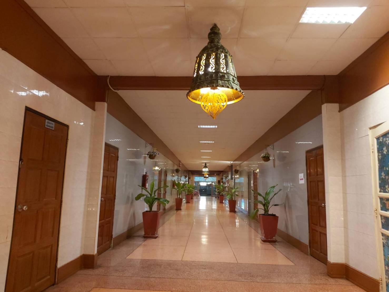Suriwong Hotel 3*