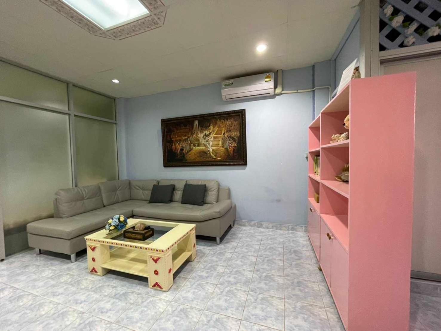 Oyo 75486 Anna Guest house Jomtien Beach