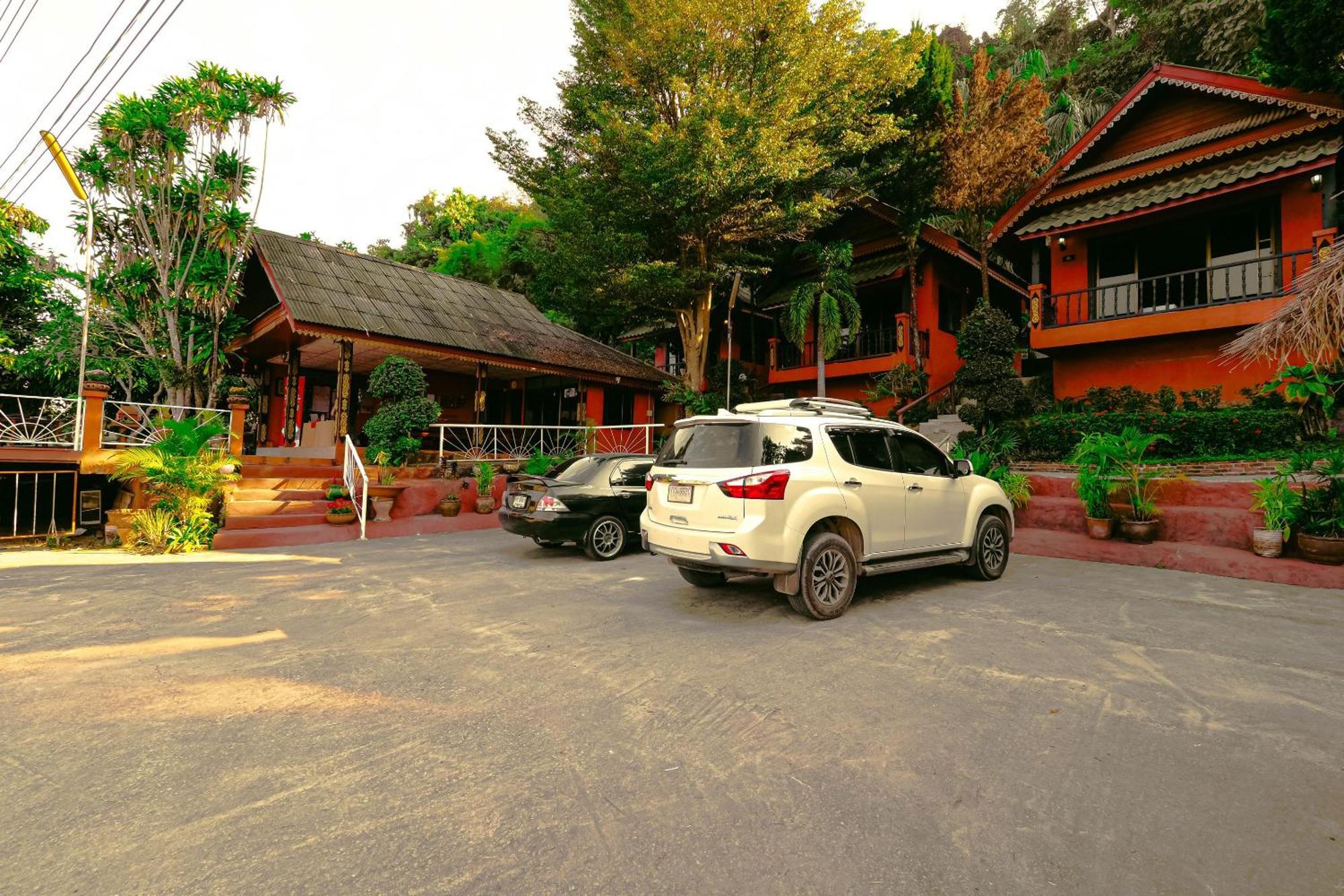 Oyo 490 Chiangsan Golden Land Resort2 Hotel 3*