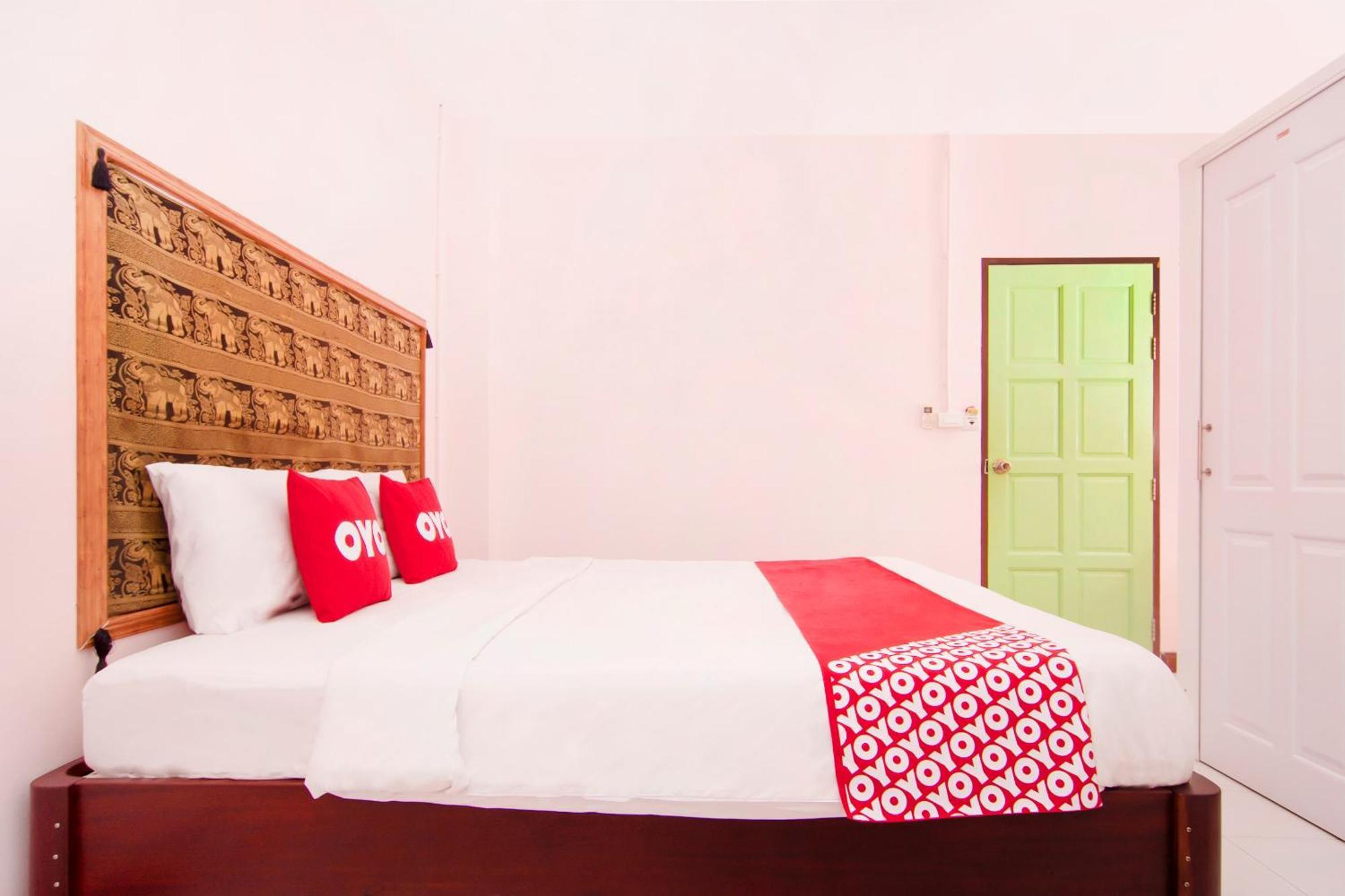 Baan Taklom Chomtalay Hotel