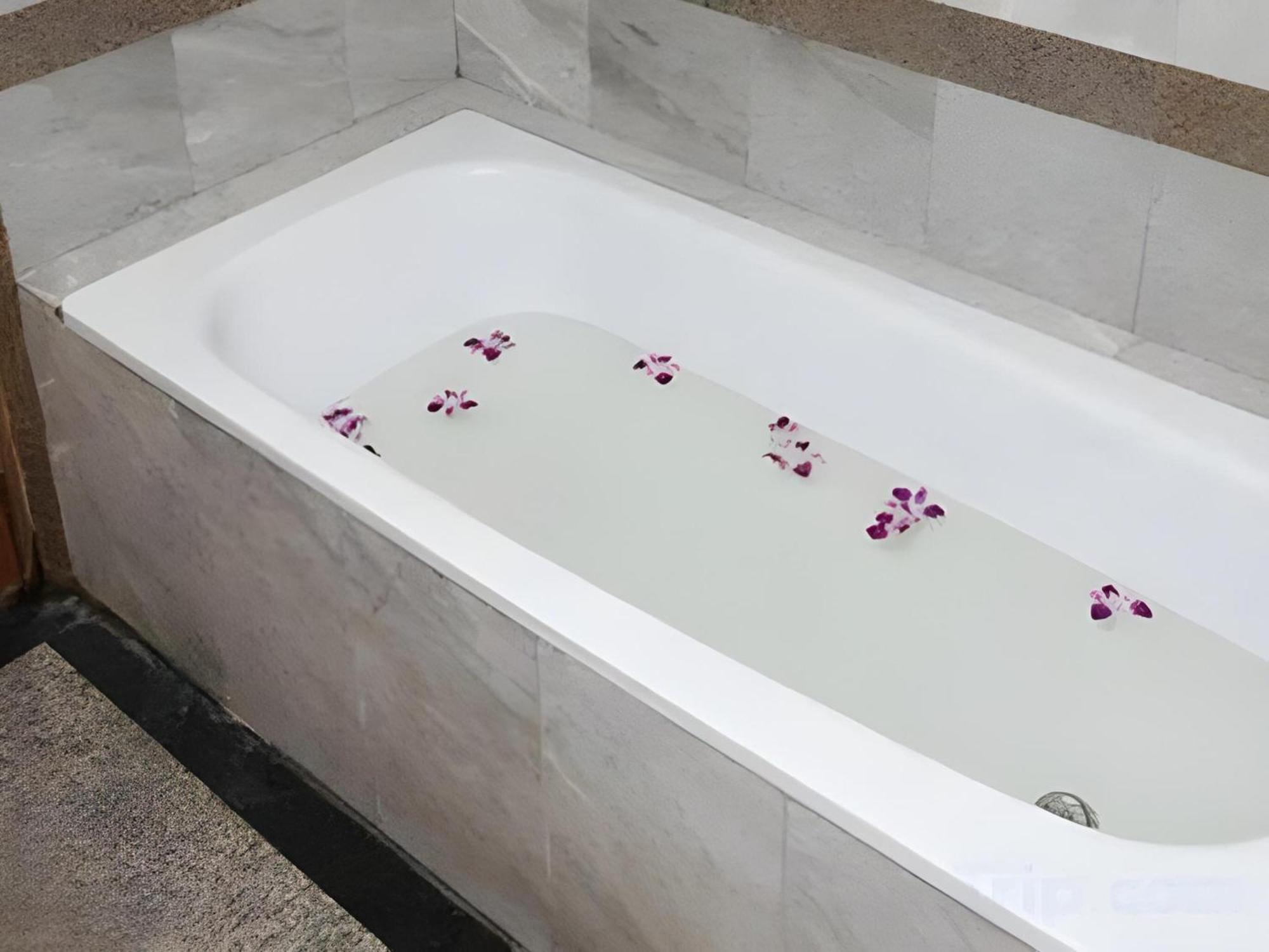 Oyo 75466 -13 Coins Bang Yai Hotel 3*