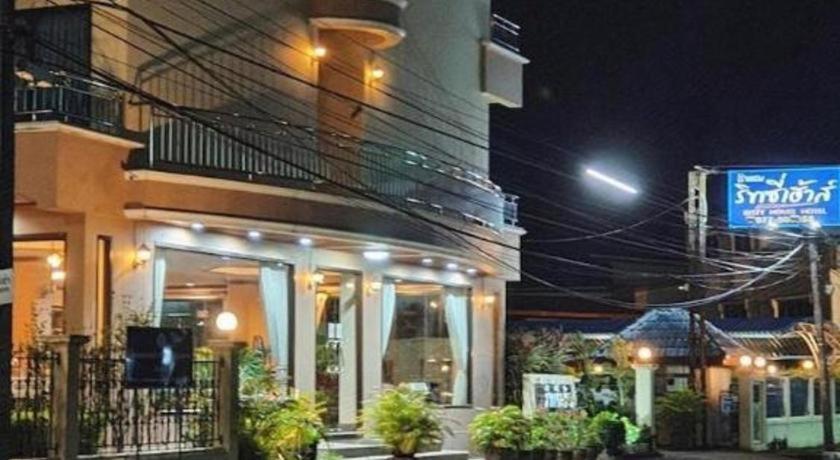 Ritzy House Chumphon