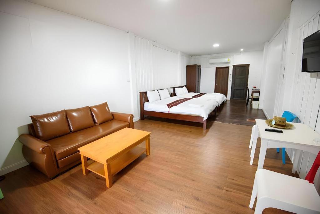 Baan Suan Aou Khai Rayong