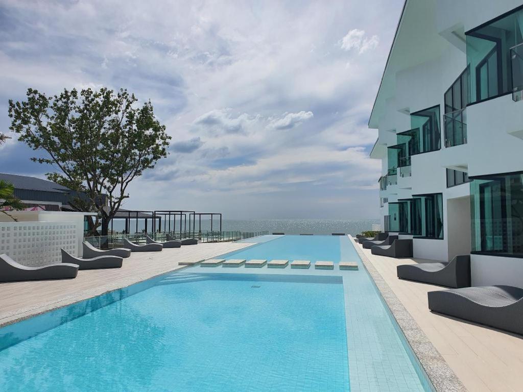 Rattana Pura Resort 3*
