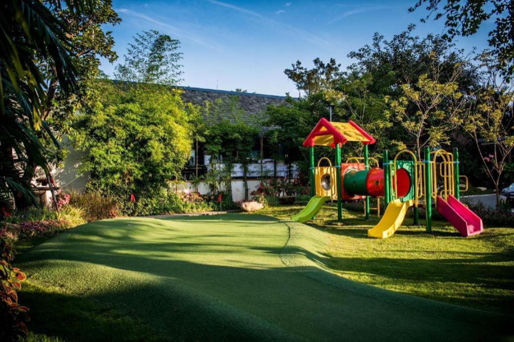 Resort Mira & 4*