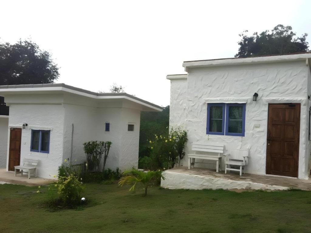 Resort White Rock 3*