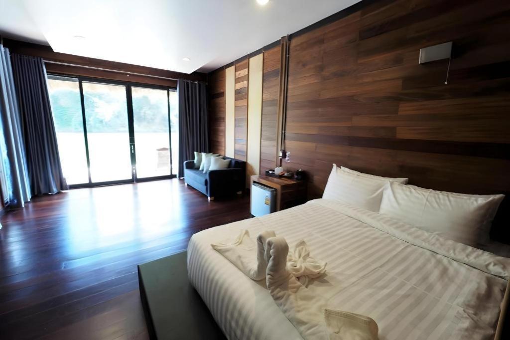 Resort The River Life Sai Yok
