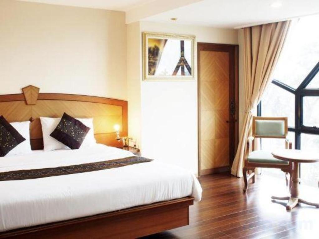 Hotel Nh Elegant