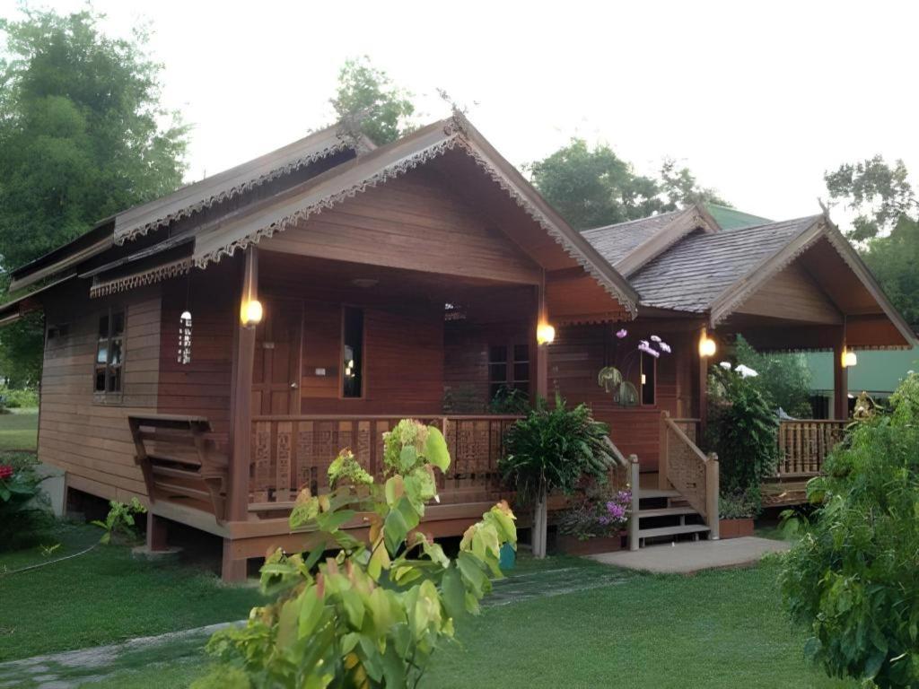 Hotel Phuphan Park