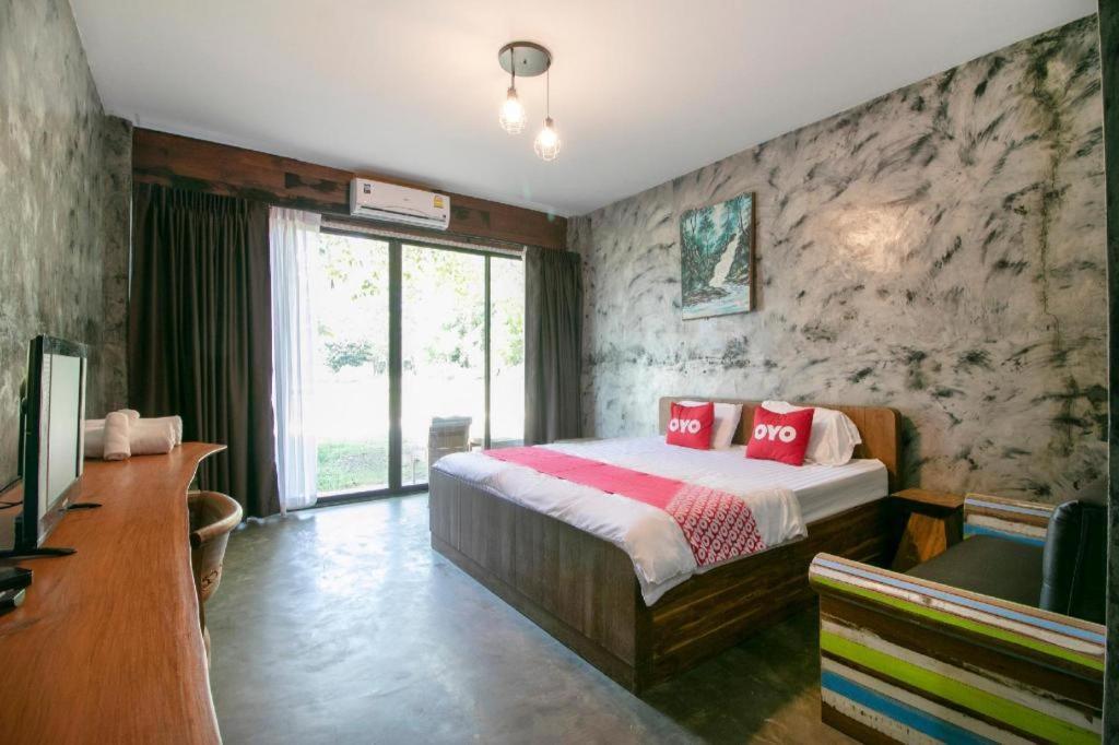 Oyo 75374 Baan Rak Mai Hotel 3*