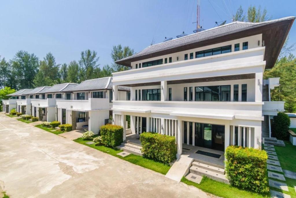 Ocean Breeze Hotel 3*