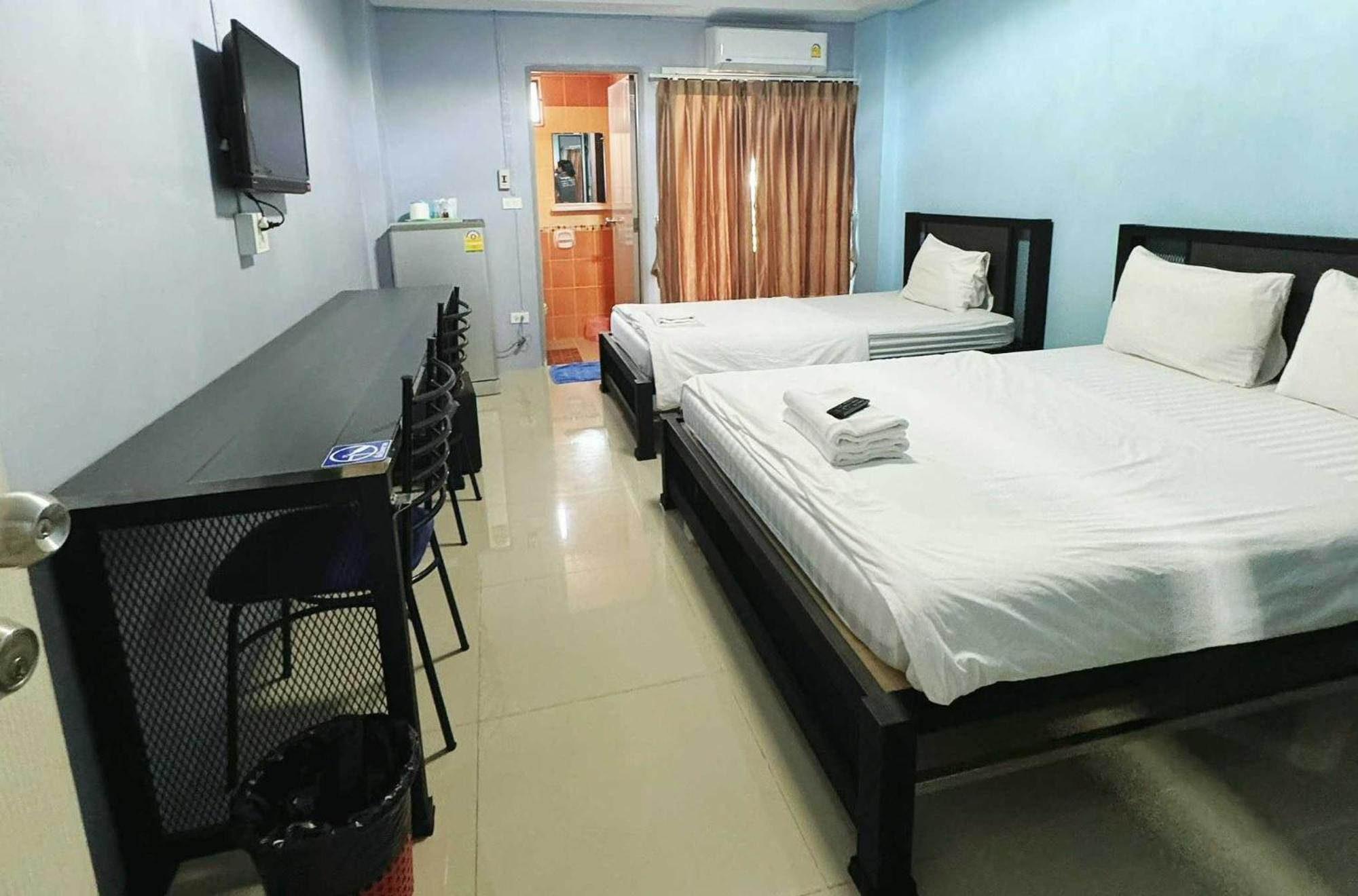 Oyo 75506 Ratchapruek Hotel