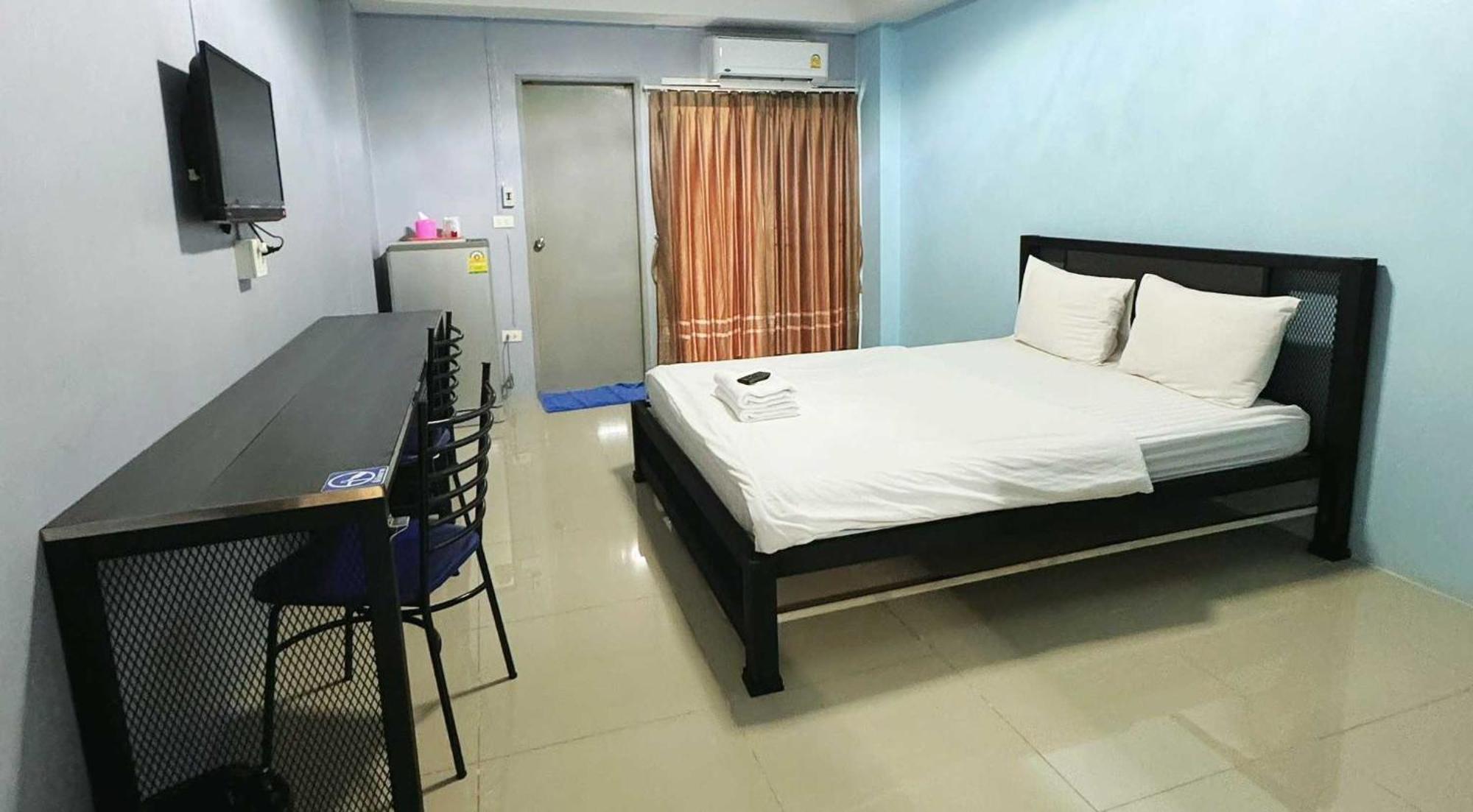 Oyo 75506 Ratchapruek Hotel 3*