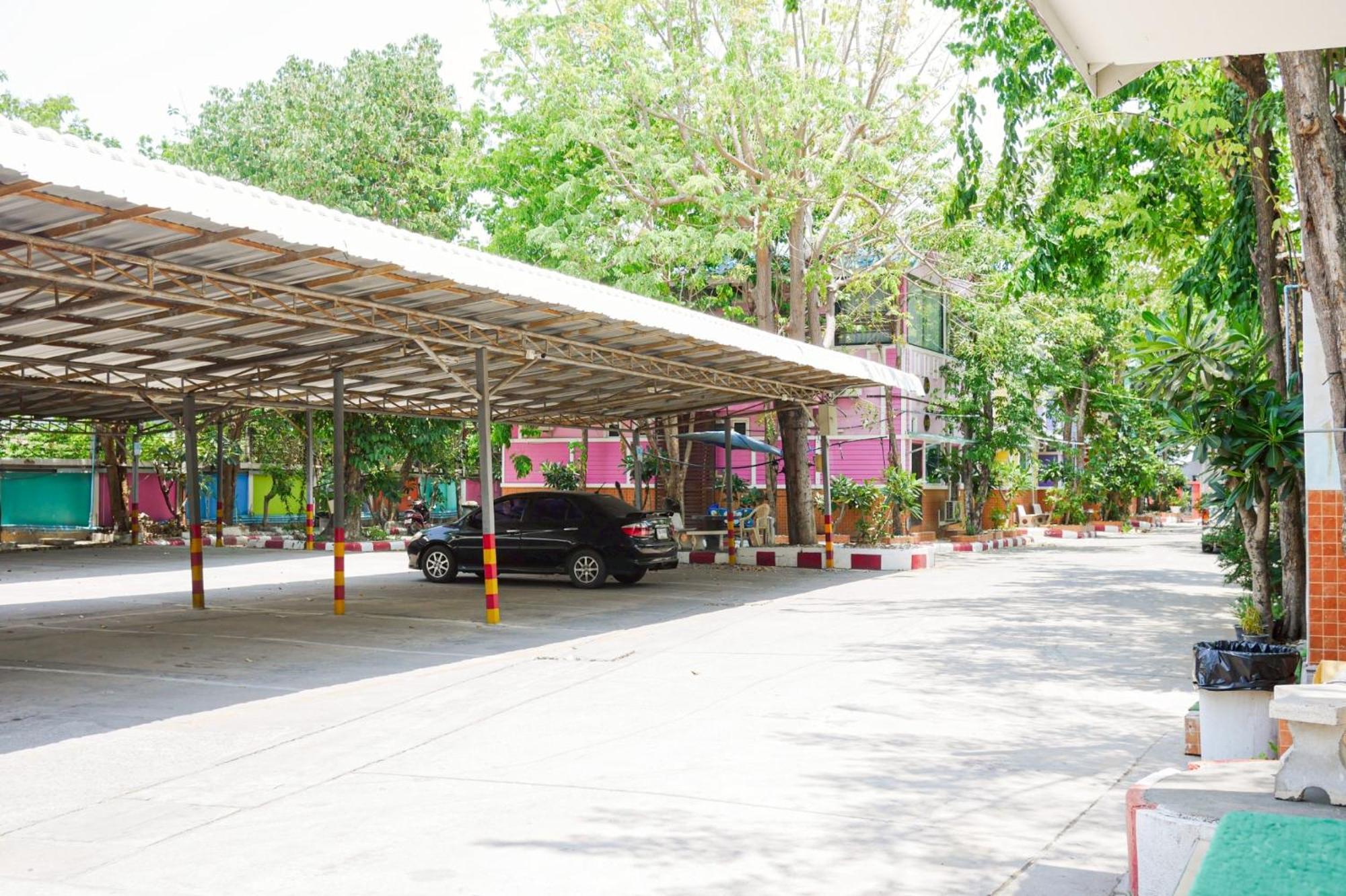 Rak Kun 2 2* Nakhon Sawan
