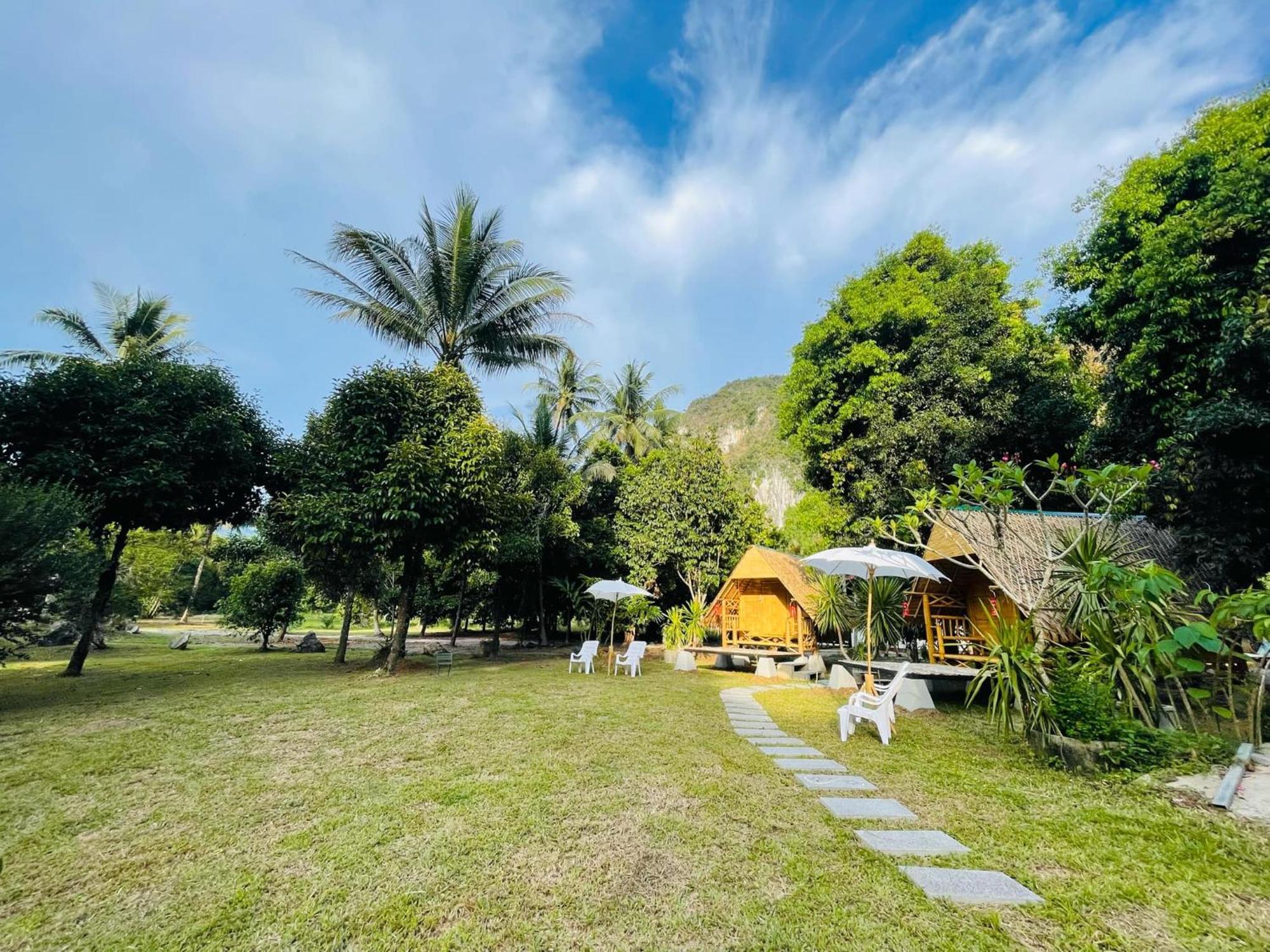 Khaosok Monkeys & River Camps