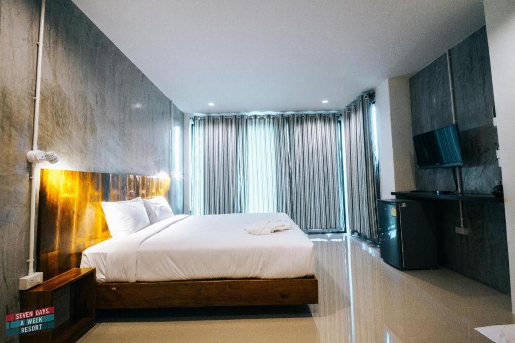 Seven Days A Week 2* Trang