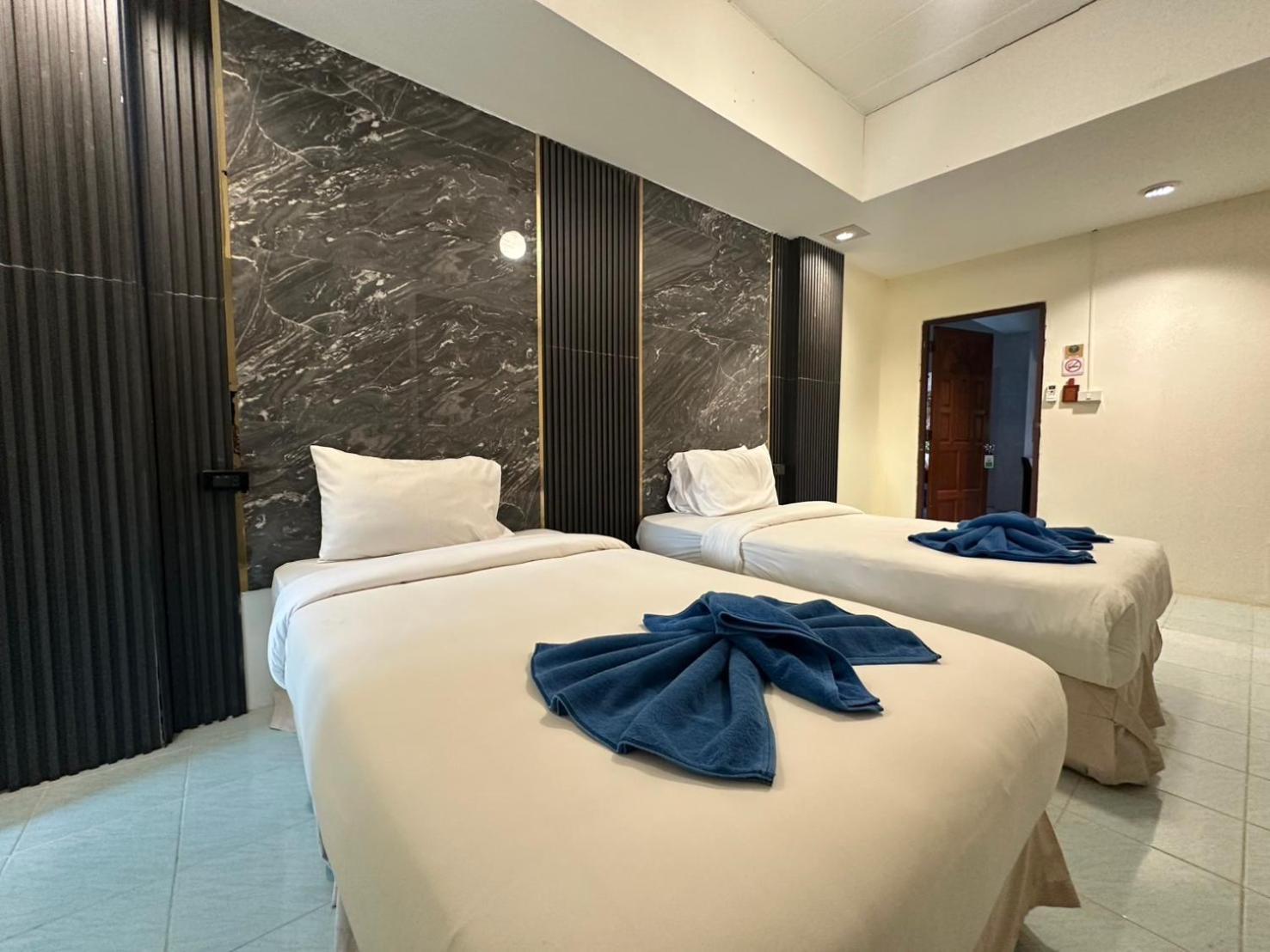 Hotel With Swiming Pool