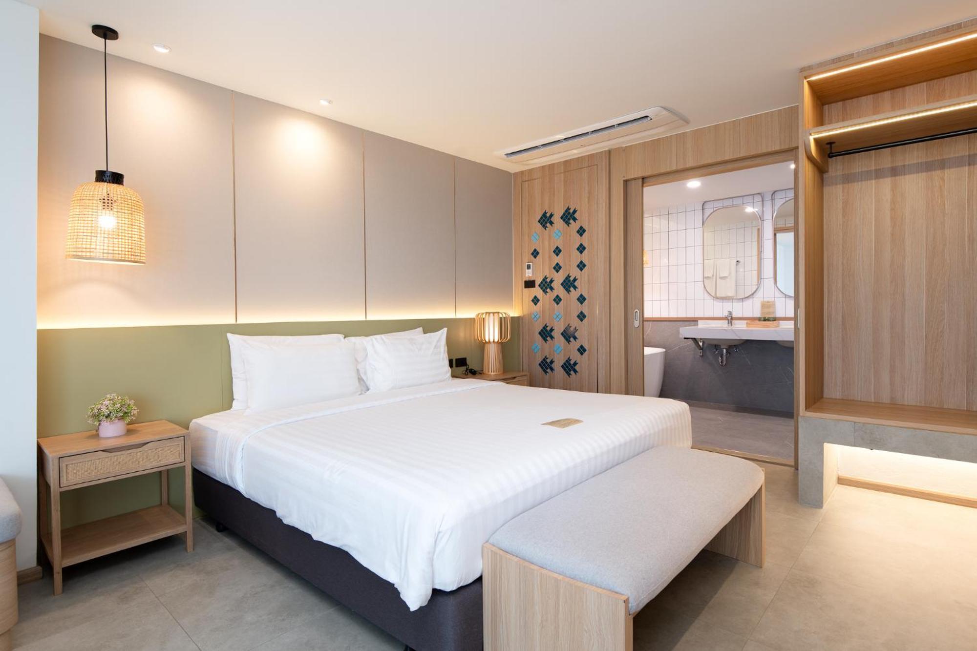 Thani Hotel