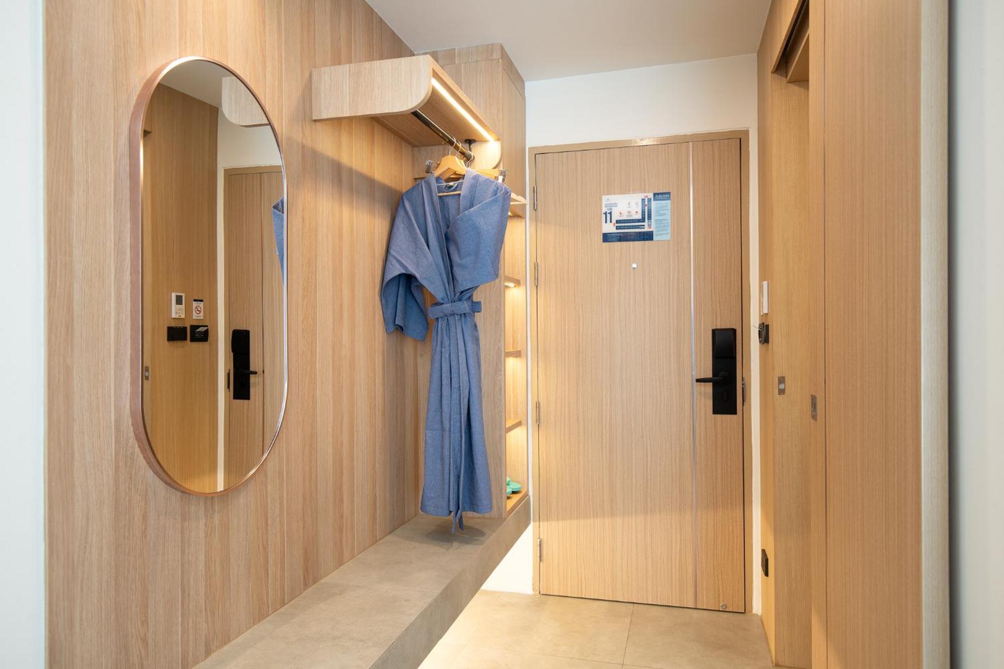Thani Hotel