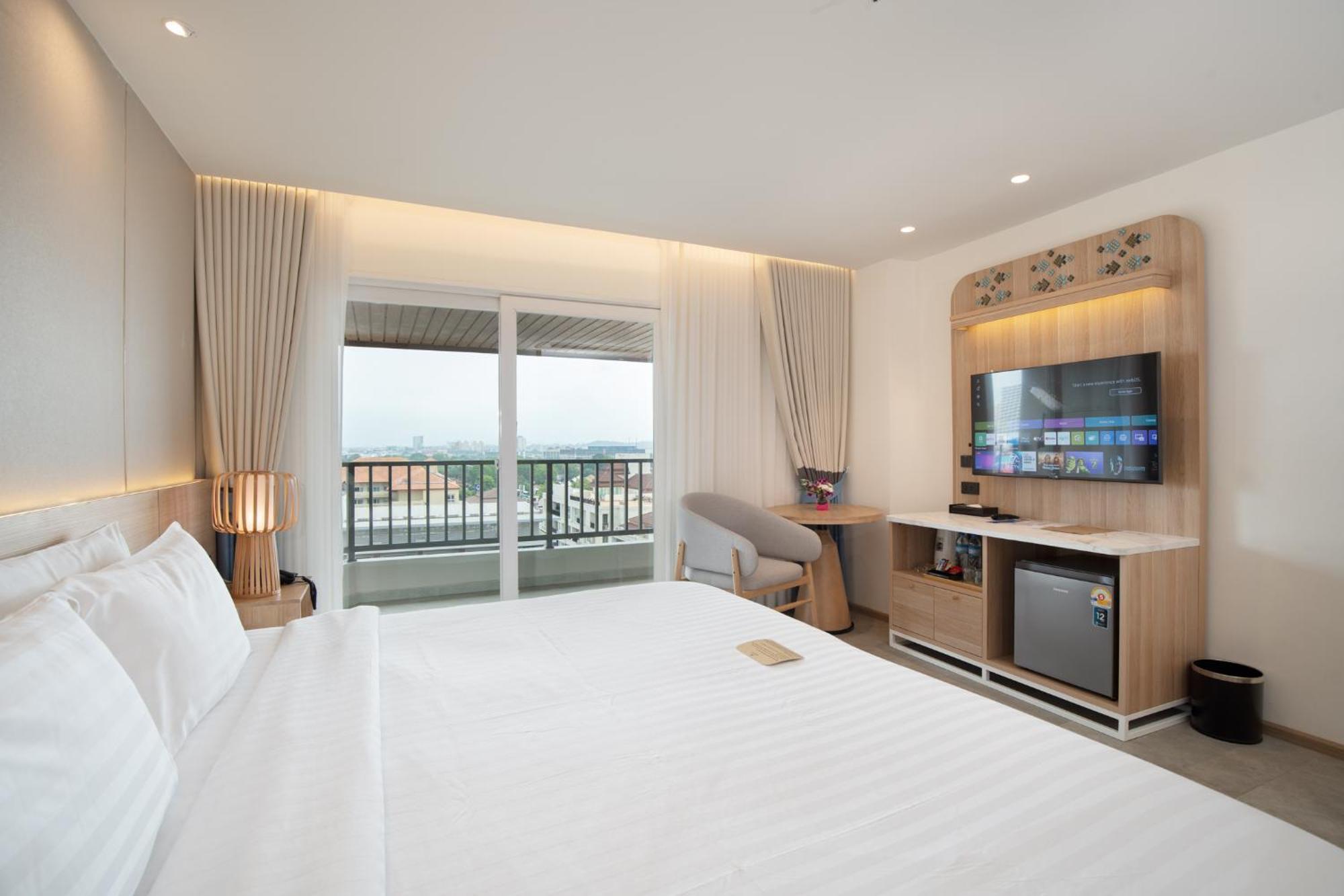 Thani Hotel 4*