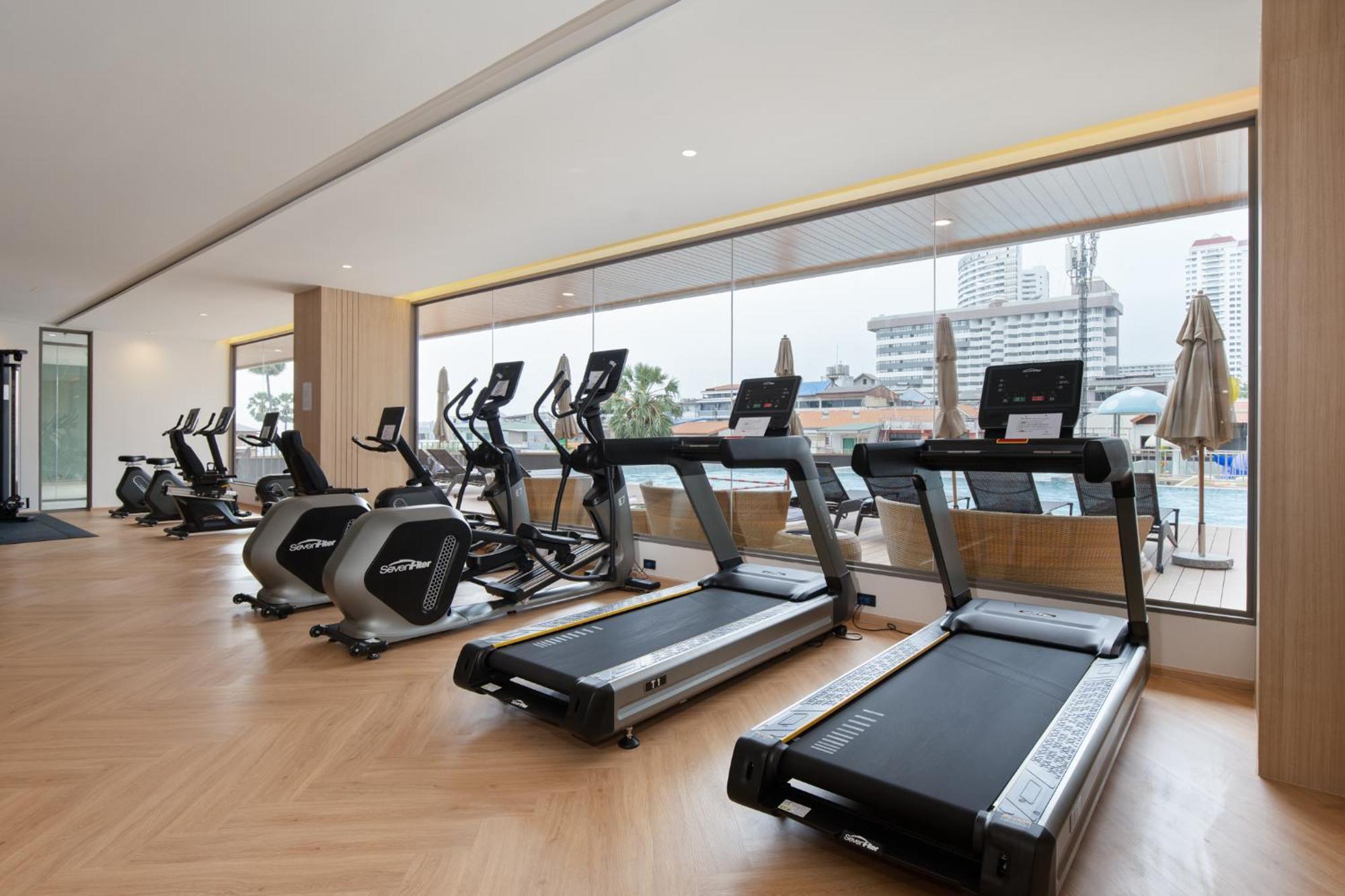 Thani Hotel 4*