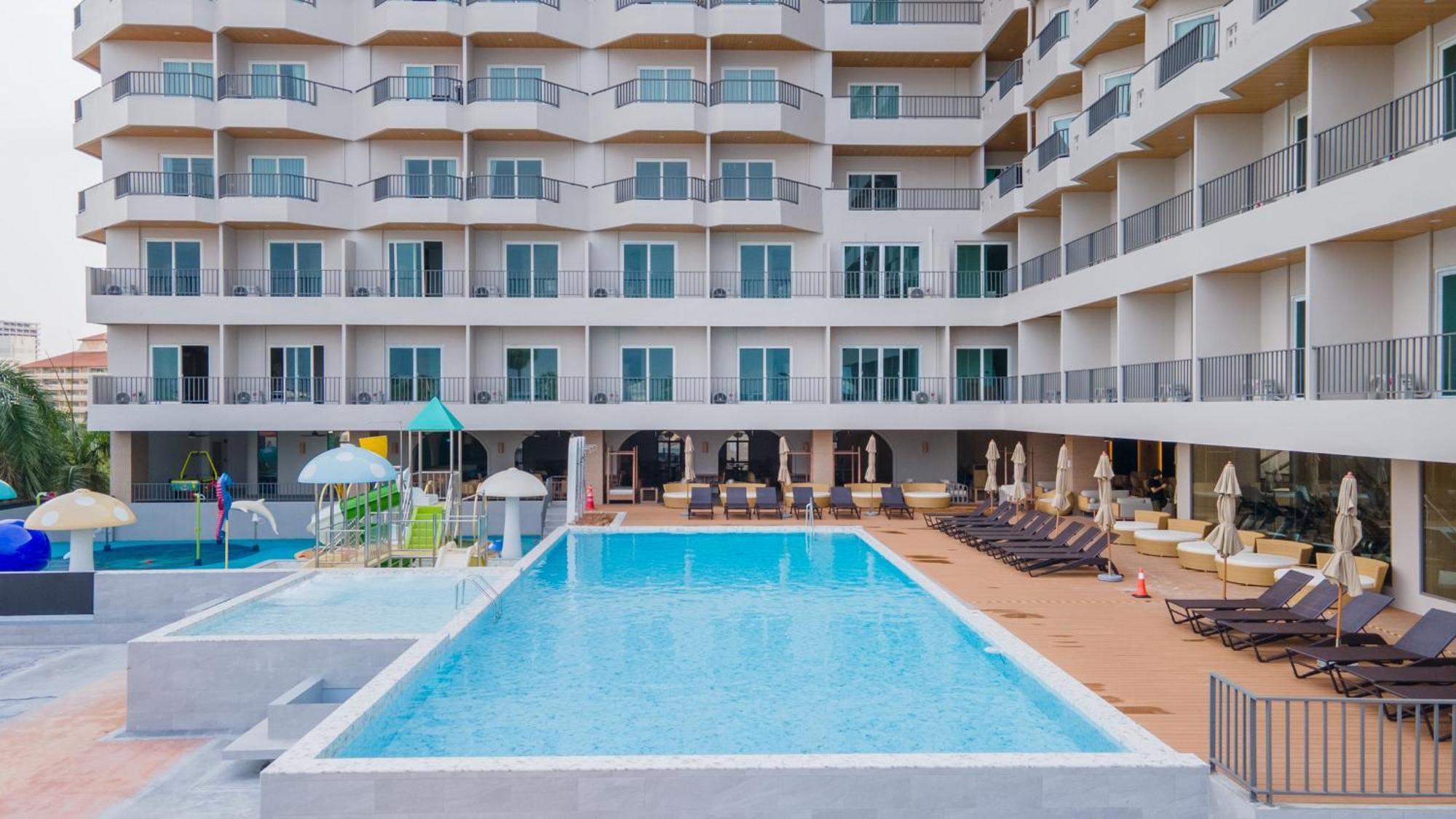 Hotel Thani 4*