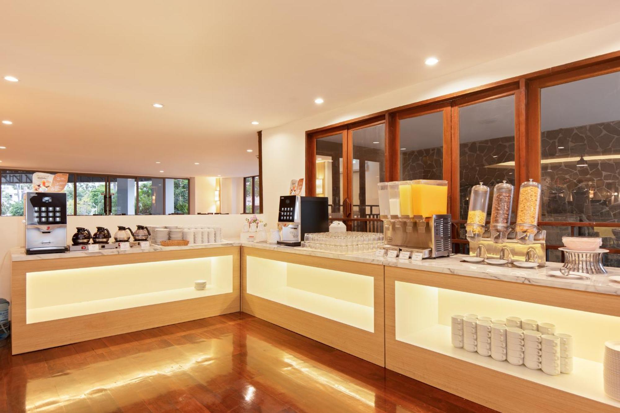 Hotel Thani Jomtien Beach