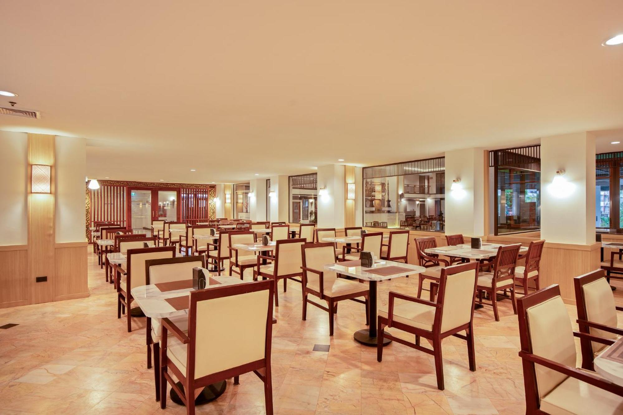 Hotel Thani Jomtien Beach