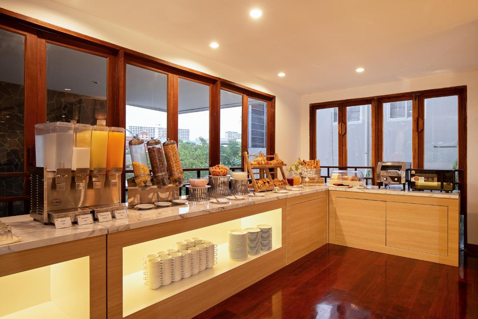 Hotel Thani