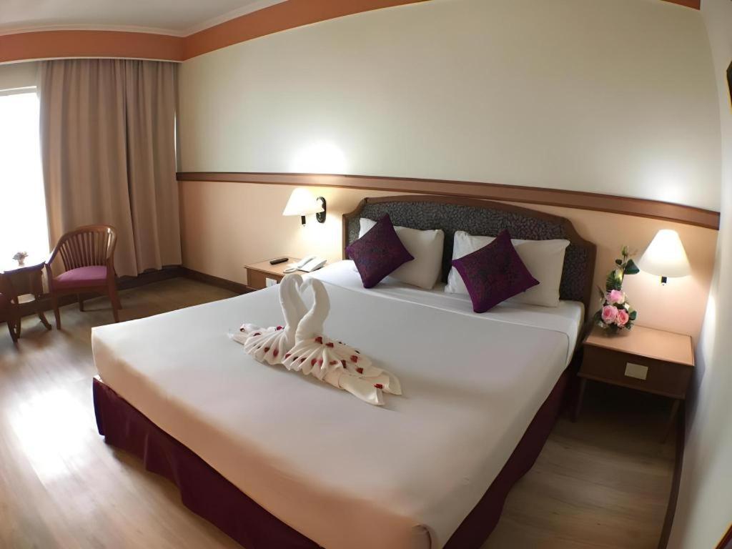 Sakura Hotel 2*