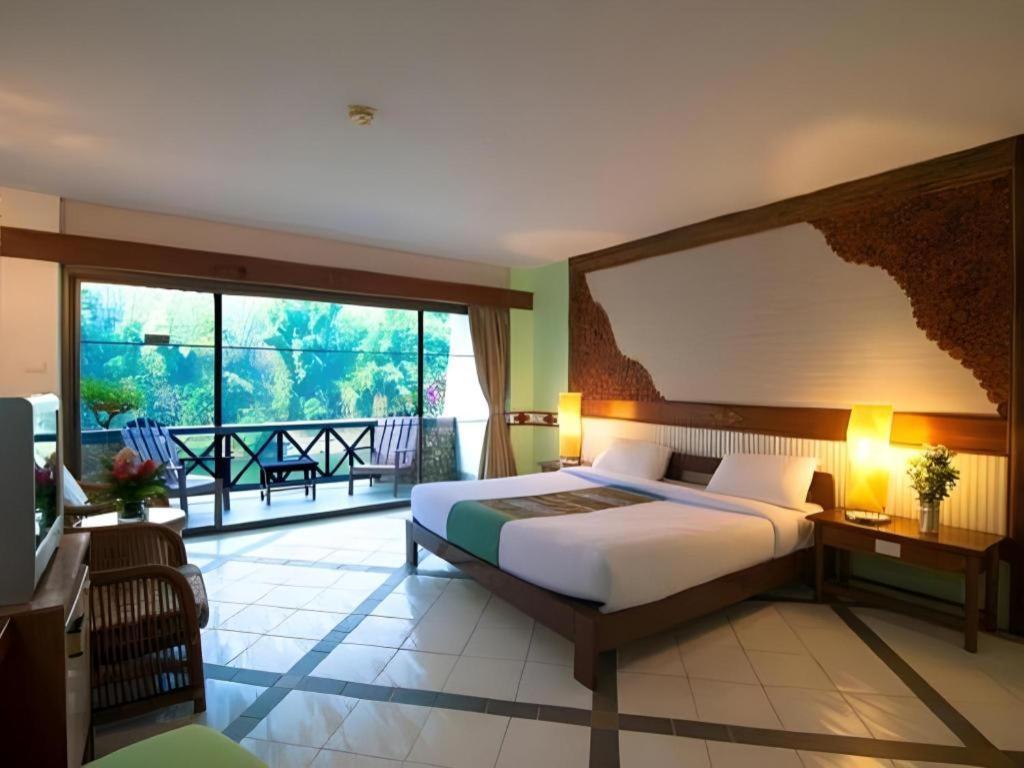 Hotel River Kwai Village 4*