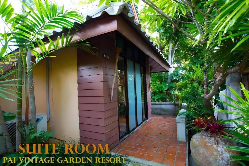 Resort Vintage Garden
