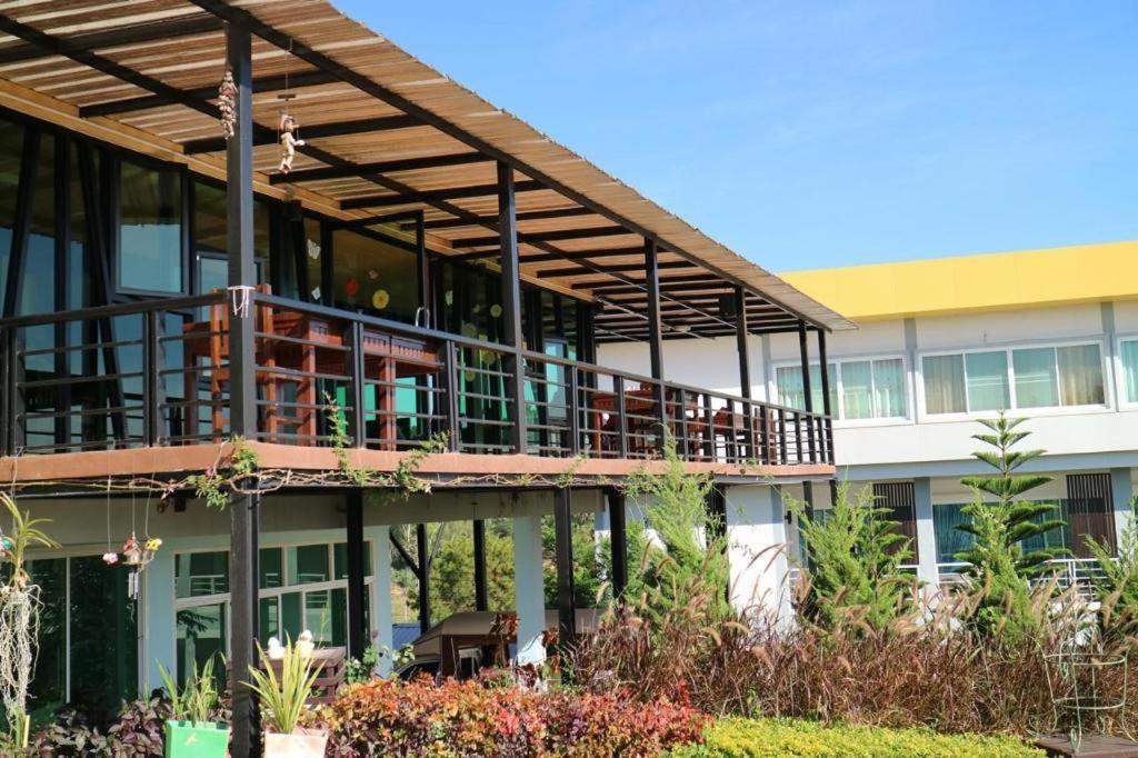Breeze Hill Resort
