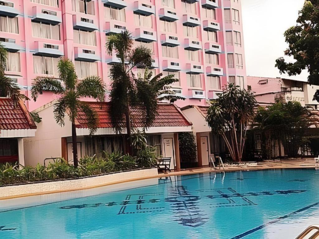 Hotel Thepnakorn Buriram