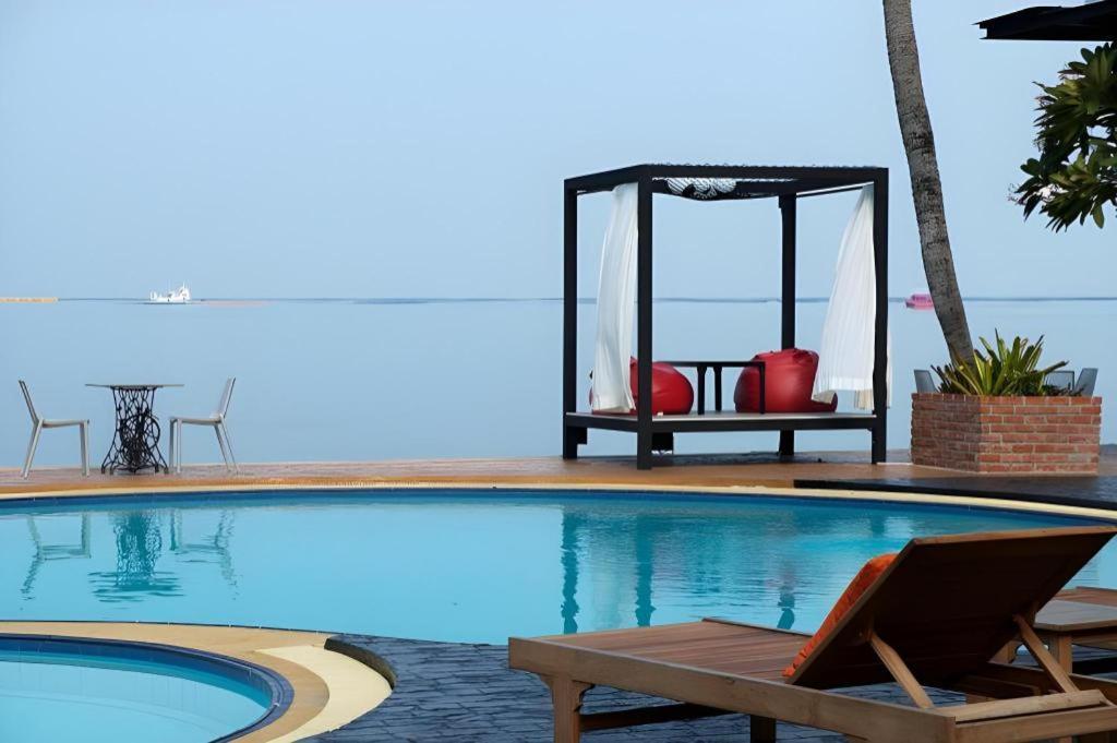 Hotel The Loft Seaside Sriracha Hotel 3*