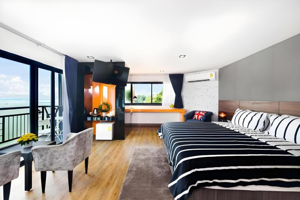 The Loft Seaside Sriracha Hotel 3* Si Racha