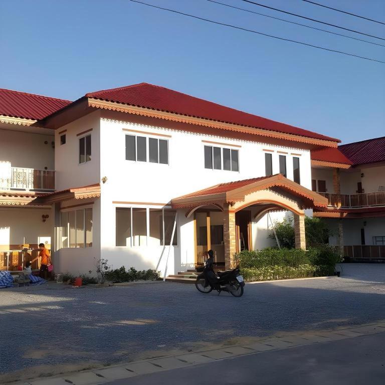 Resort The Aam 2*