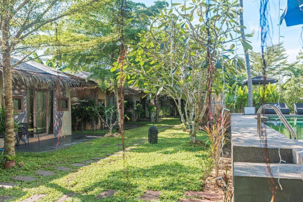 Resort The Privilege Ezra (adults Only) Praia de Bang Rak