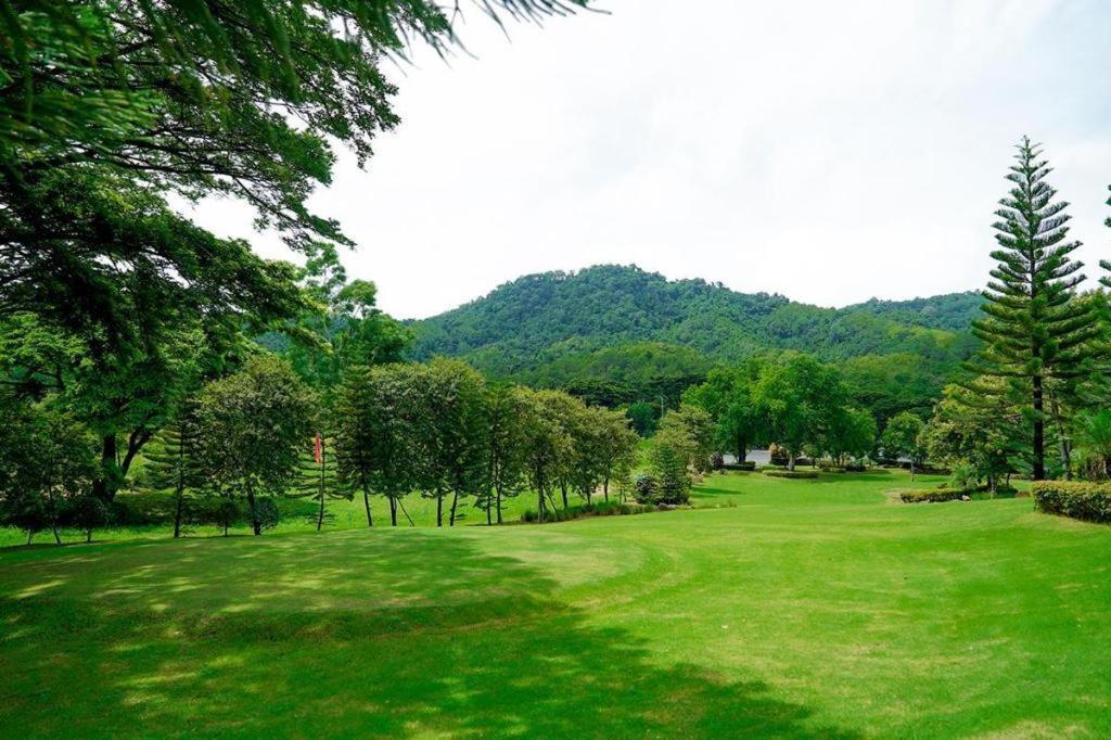 Valley Garden Muak Lek