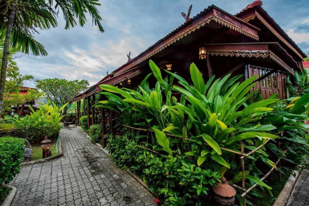 Dang Ky Ploen Tharnnam Resort