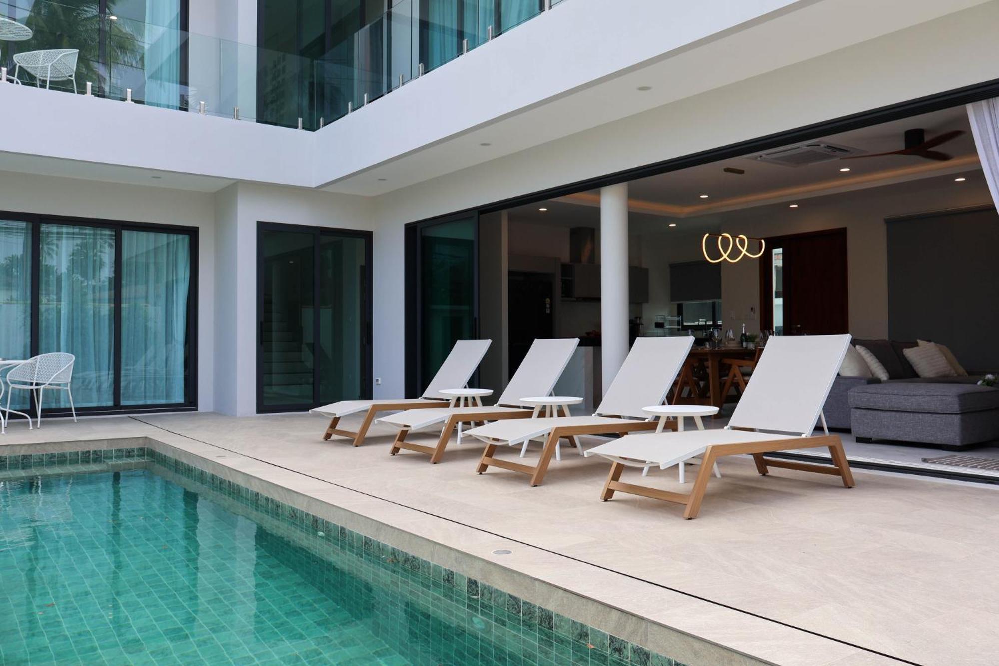 Lavish Duplex Style 4-br Private Pool Rawai